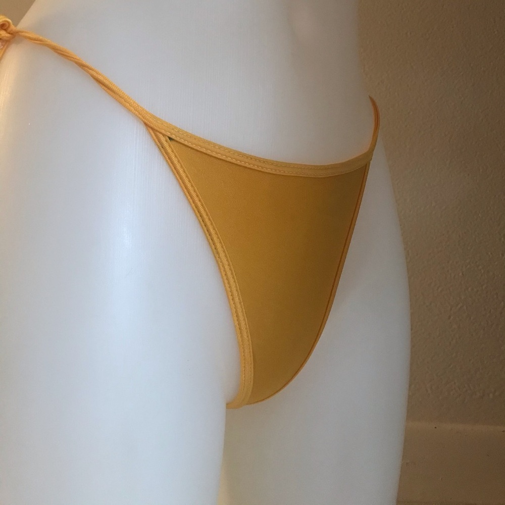 Bikini - Picture 5 of 7